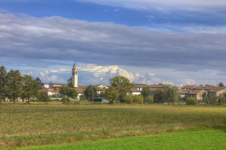 Skyline, Isola Dovarese